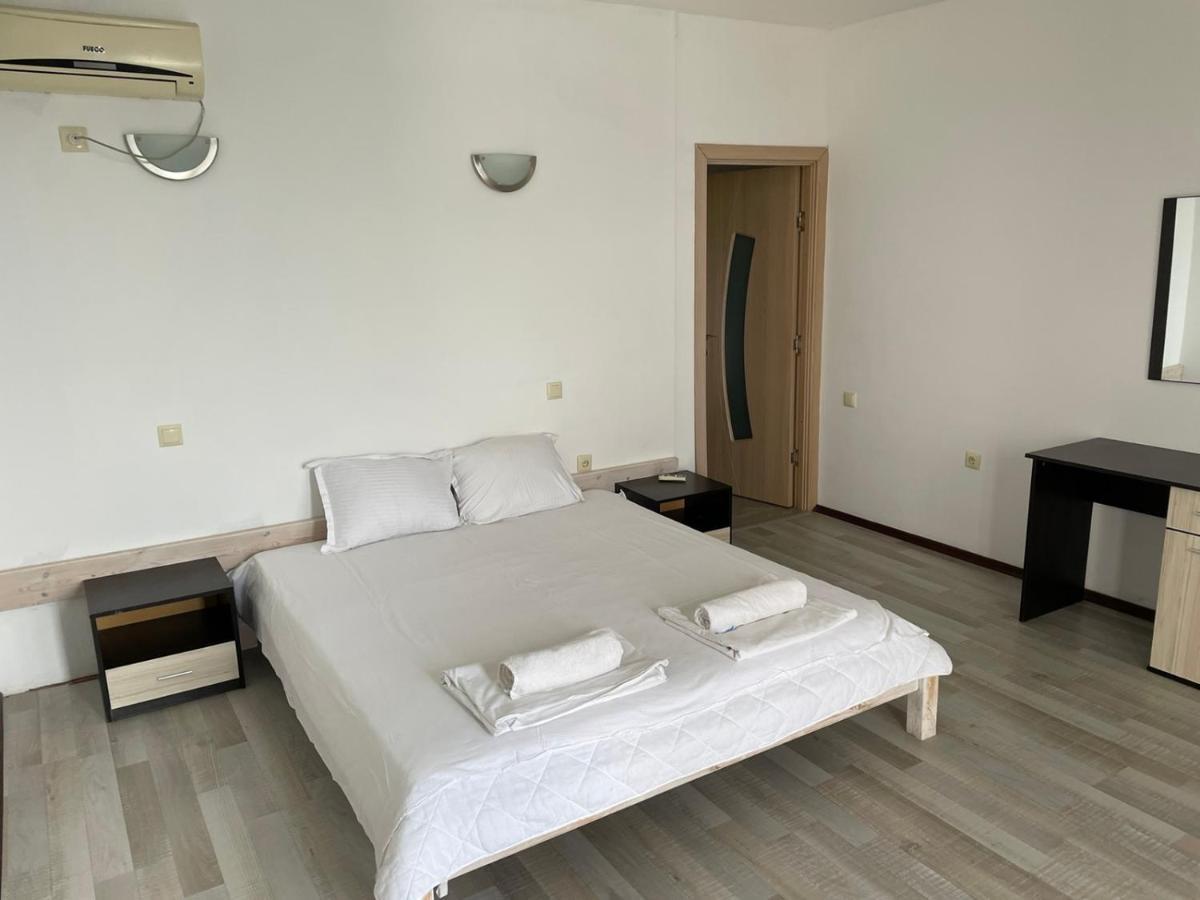Safo Apartments And Rooms Sozopol Bagian luar foto