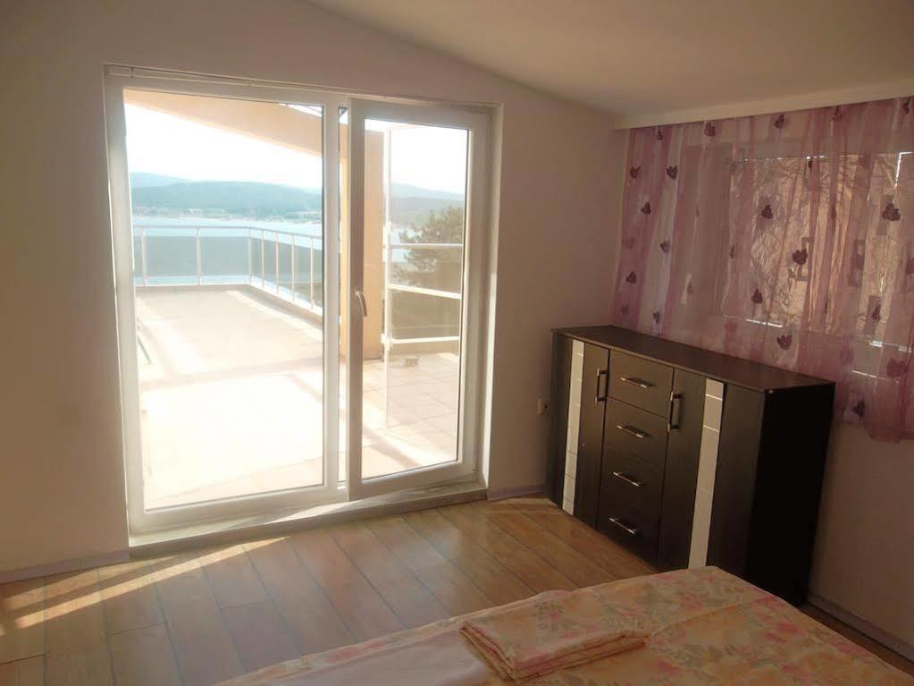 Safo Apartments And Rooms Sozopol Bagian luar foto