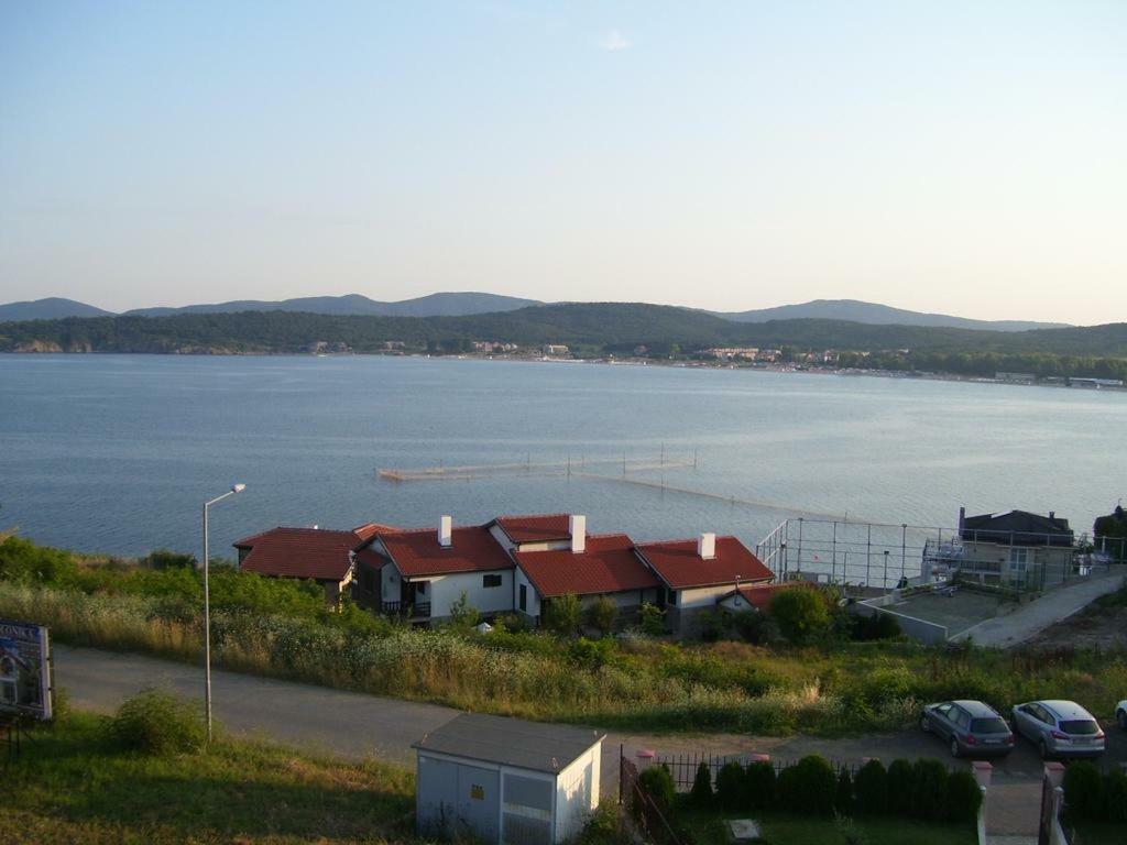 Safo Apartments And Rooms Sozopol Bagian luar foto